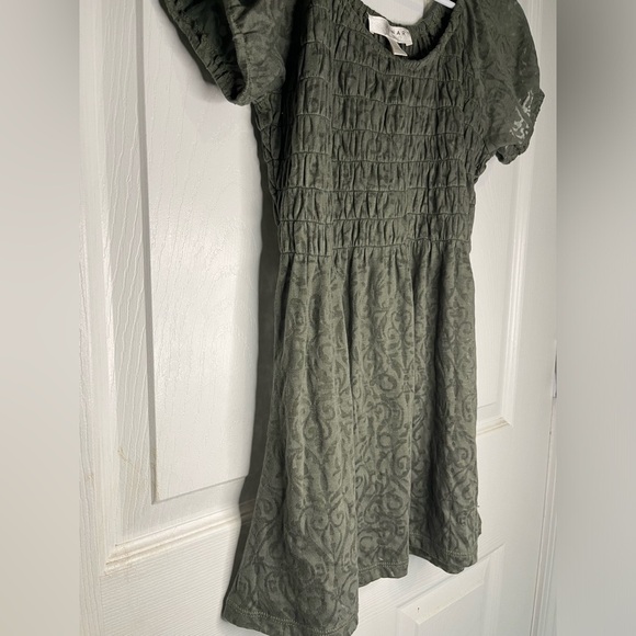 Women’s Green Kenar Babydoll Sinched Short Sleeve Round Neck T Shirt Blouse Sm - Picture 2 of 6